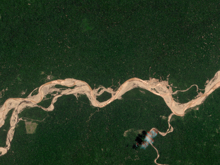 Zerstörung des Regenwalds im Amazonasbecken durch illegale Goldschürfer. Bild: Planet